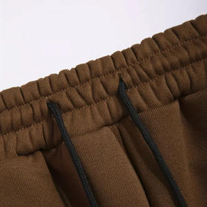 Conjunto de chándal liso de dos piezas para hombre Chándales de jogging Premium para hombre para deportes de invierno Chándales para correr en oferta - Product Image 2