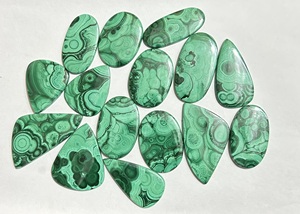 Cabochon de malachite naturelle de haute qualité de qualité AAA pierre en vrac de taille personnalisée pour la fabrication de bijoux pendentifs pierres précieuses malachite pierres - Product Image 2