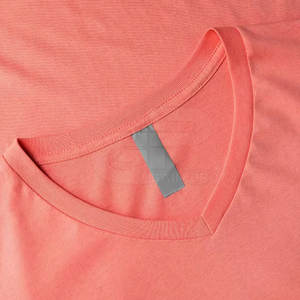 Camisetas ligeras para hombre, hechas para el gimnasio, actividades al aire libre y uso diario, con tela suave y cuello en V, diseño moderno y a la moda. - Product Image 3