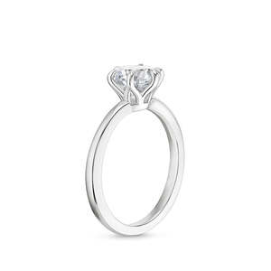 Handgefertigter Diamantring Mit Rundschliff Von Enya - Product Image 2