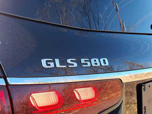 GLS 580 4MATIC Turbo Cuir R20 2024 d'occasion, couleur foncée, parfait état, prêt à rouler - Product Image 3