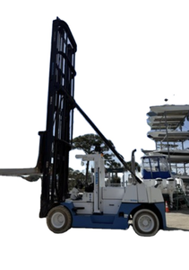 Oferta Exclusiva de Subasta para Montacargas Neumáticos W3.2 de 2014 con Capacidad de Carga de 21,375 Libras - Product Image 5
