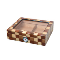 Coffret Humidor à Cigares Écologique Sonny Classic en Bois de Cèdre Laqué Carré, Alimenté par Batterie, avec Cendrier et Coupe-Cigares