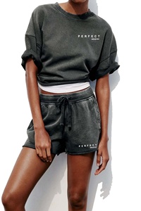 Short en molleton 100% coton côtelé à effet délavé Short en peluche à effet délavé Short en éponge française pour femmes Short délavé à l'acide logo personnalisé - Product Image 4