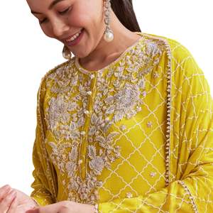 Conjunto Chinon Sharara estampado amarillo brillante con corte Dana y lentejuelas Fiesta vibrante y ceremonia de boda Traje Kurti - Product Image 4
