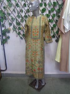 Kurta indien prêt-à-porter de qualité supérieure pour femmes, parfait pour les fêtes et le travail, disponible auprès d'un grossiste indien - Product Image 3