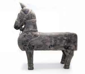 Artículos de decoración para el hogar únicos Tamaño del paquete Logotipo personalizado Precio asequible L65 x H69 x W21cm Artesanía de caballo grande de madera antigua - Product Image 2
