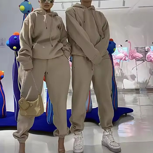 Ensemble de survêtement pour femmes et hommes, logo personnalisé, deux pièces, sweat-shirt et pantalon, streetwear ample, broderie lourde, maille 100% coton, couple - Product Image 3