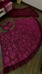 Belle séquence de velours de saison Festive, broderie femmes Lehenga, choli pour fête de mariage et fiançailles, fonctions Sangeet - Product Image 3