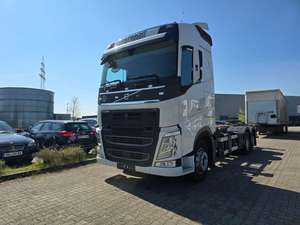 Camion lourd diesel VOL_VO FH 6x4 Euro 5 automatique 451-500 CV, capacité 31-40T, conduite à gauche, caméra arrière 360°, modèle 2020 - Product Image 2