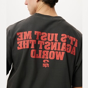 Camiseta de Moda Urbana de Algodón Grueso con Logotipo Personalizado, Estilo Casual con Hombros Caídos y Estampado Gráfico - Product Image 3