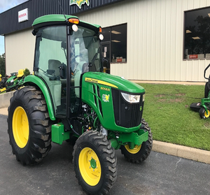 Tractor Agrícola John Deere 4066R de Servicio Pesado, Caja de Cambios Automática, 70 CV, 4x4, en Existencia, Entrega Rápida - Product Image 1