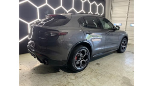 Alfa Romeo Stelvio Veloce AWD 2024 Usado en Excelentes Condiciones - Product Image 5