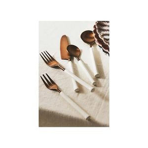 Ensemble de couverts en laiton de nouveau Style poignée en résine pour la fête de mariage ensemble de couverts en acier miroir meilleure vente - Product Image 4