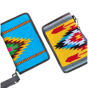 Couverture de selle en cuir personnalisée pochette avec fronde et porte-carte intérieur pochette en cuir Saffiano motif aztèque jaune - Product Image 1