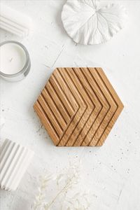 Salvamanteles de nido de abeja de Madera hechos a mano, Protector de mesa duradero resistente al calor para ollas calientes, elegante accesorio de cocina y comedor - Product Image 4