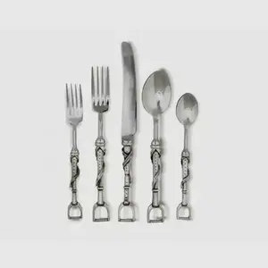 Ensemble de 4 couverts en acier inoxydable avec fini miroir Parfait pour la vaisselle à la maison et au restaurant - Product Image 6