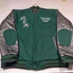 Veste universitaire personnalisée manches en cuir et laine Manteau Letterman de l'équipe brodé de style vintage - Product Image 1