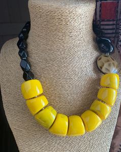 Collier pour amoureux de la nature Bijoux de mode uniques Perles de résine Accessoires de collier Fabricant de produits de l'Inde - Product Image 3