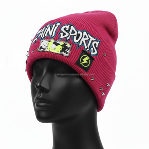 หมวกบีนนี่ผู้หญิง ผ้าถัก 300 GSM สีชมพู พร้อมป้ายปักโลโก้ตามสั่ง และดีไซน์ปุ่มโลหะ หมวกบีนนี่ลาย jacquard - Product Image 4