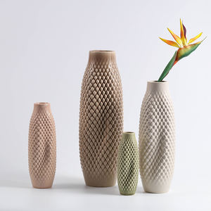 Jarrones de cerámica con flores secas, decoración - Product Image 1