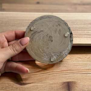 Lot de 4 sous-verres ronds aspect marbre Jesmonite avec support - Product Image 3