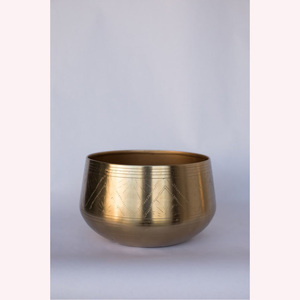 Bougeoir en fil métallique d'élégance marocaine, centre de table décoratif tissé à la main pour un environnement domestique magique, confortable et haut de gamme - Product Image 1