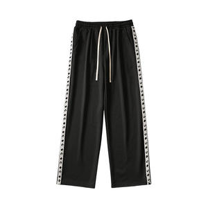 Pantalons de jogging rayés avec logo brodé personnalisé, décontractés, empilés, évasés, larges, surdimensionnés, en coton, amples, pantalons de survêtement Mewn - Product Image 1