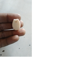 Dents d'élan en os naturel sur mesure idéales pour les créateurs de bijoux en os et les magasins de perles pour la revente disponibles en tailles personnalisées