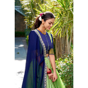 Ropa de fiesta y boda ready made Lehenga Choli estilo Bollywood indio para mujer en diseño pakistaní con Dupatta y Zari Chex - Product Image 6