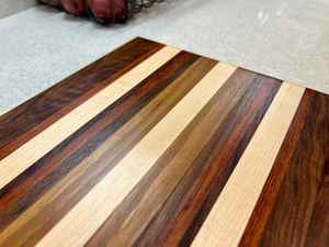 Elegante tabla de cortar de bambú reversible segura y duradera para uso diario para tabla de queso o accesorios de cocina de acero inoxidable - Product Image 6