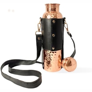Bouteille en cuivre pur avec étui en cuir, porte-bouteille de santé ayurvédique design, flacon en cuivre enveloppé de cuir professionnel - Product Image 2