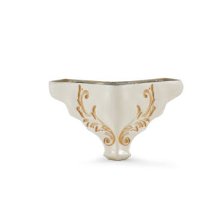 Pieds de meubles en plastique robustes de style ottoman triangulaire traditionnel avec motif feuille pour canapé d'hôtel - Product Image 1