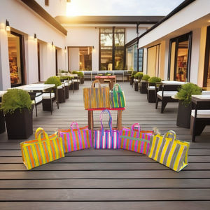 Sacs et étuis cosmétiques rayés tissés à glissière en nylon RPET réutilisables et écologiques Sacs de plage en plastique recyclé fabriqués en Inde - Product Image 2