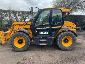 Découvrez une maniabilité supérieure avec le 542 70 Agri Xtra, conçu pour une adhérence et une stabilité accrues, et une utilisation en terrain sans obstacle. Prix abordable. - Product Image 6