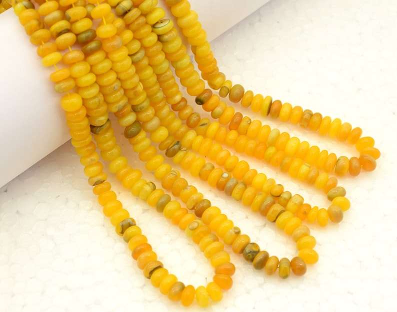 สีเหลือง