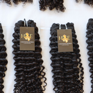 Tissage en lot naturel indien 100% naturel, cheveux humains vierges et bouclés, à cuticules alignées, vente en gros - Product Image 1