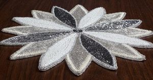 ที่รองจานลูกปัดทรงกลมทำด้วยมือสำหรับโต๊ะอาหารของตกแต่งคริสต์มาสงานเลี้ยงสังสรรค์ในครอบครัว - Product Image 3