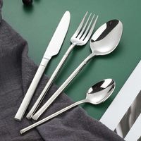 Ensemble de couverts en métal de qualité supérieure offrant une résistance fiable, une durabilité, une texture lisse, parfait pour les besoins de la salle à manger domestique
