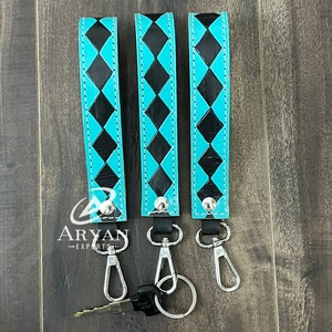 Porte-clés Western Bracelet en cuir à carreaux véritable Dragonne de Bohème Porte-clés de voiture Bracelet en cuir de vachette gravé - Product Image 1