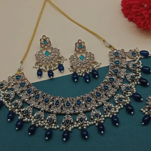 Nuevo diseño chapado en oro tradicional gota perla y Kundan tachonado pendiente Mangtika gargantilla collar conjunto y conjunto de joyería para mujer - Product Image 5