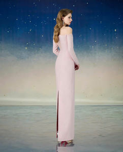 Vestido de Noche de Reina, Color Rosa Pastel, Línea A, Maxi Vestido, Capa de Plumas Lujosa, Clase Élite, Hecho en Vietnam - Product Image 3