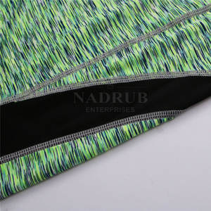 Las mejores camisetas de gimnasio para hombres, tamaño personalizado, patrón sólido transpirable en stock, hecho de poliéster/algodón de alta calidad - Product Image 5