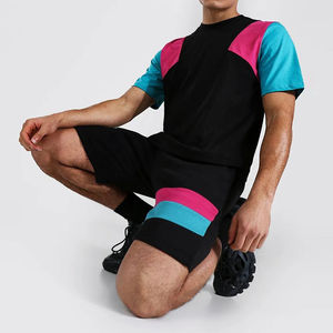 Conjunto de ropa deportiva de verano de alta calidad para hombre Conjunto de verano personalizado de dos piezas suave de secado rápido ecológico de manga corta con cuello redondo - Product Image 3