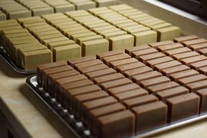 Barra de jabón de cáscara de pomelo Control de aceite hecho a mano para cabello y piel - Product Image 4