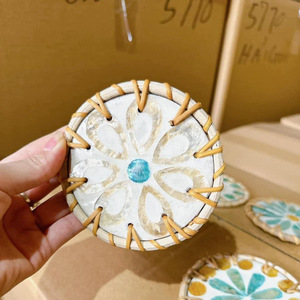 2023 nueva tendencia gran oferta posavasos de ratán nácar y cargador de ratán esteras y almohadillas de Vietnam hechas a mano - Product Image 5