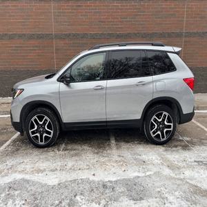 HONDA Passport Elite 2023 d'occasion en excellent état - Product Image 2