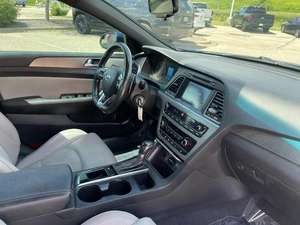 รถซูบิค โซนาต้า สปอร์ต เทอร์โบ ขับเคลื่อนสี่ล้อ เบาะหนัง ล้อแม็ก R17 ปี 2017 รุ่นซีดาน - Product Image 4