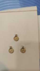 Breloques en laiton sur mesure disponibles en motifs de gaufrage soleil pour les conceptions de bijoux pour les filles et les femmes aussi pour la revente. - Product Image 4