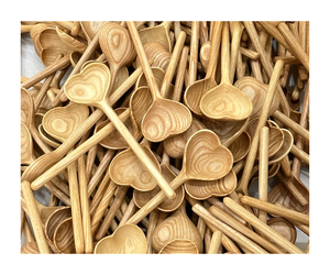 Cuchara de madera en forma de corazón creativa ecológica cuchara mezcladora de madera de bambú para cocinar - Product Image 1